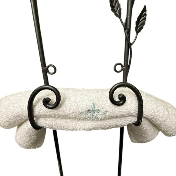 French Country Metal Towel or Display Rack - Picture 4 of 4